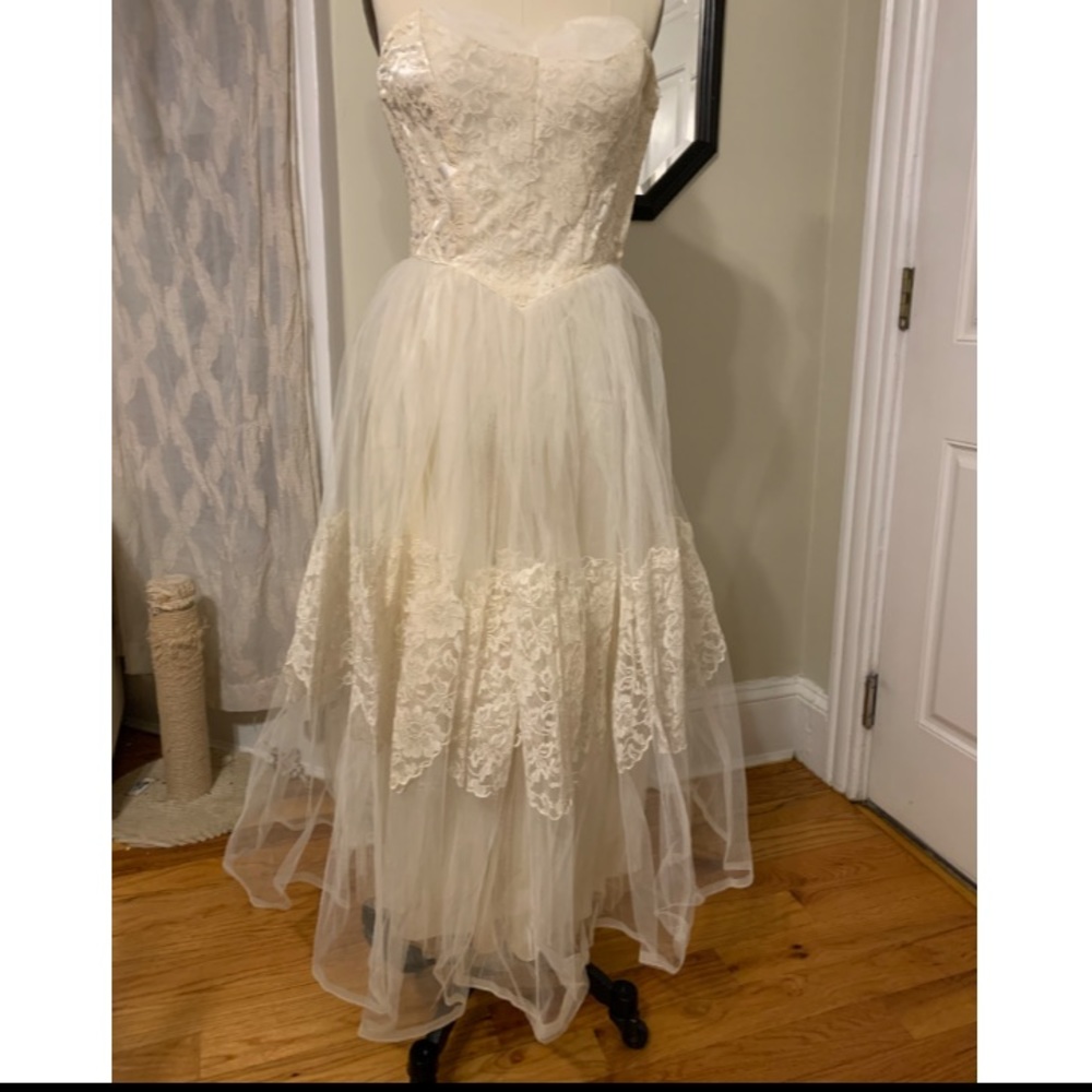 Vintage lace wedding dress off white